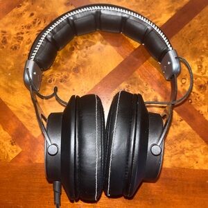 Headphones Premium Black Over-Ear